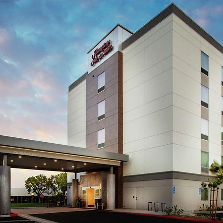 Hampton Inn & Suites Irvine/Orange County Airport Eksteriør billede