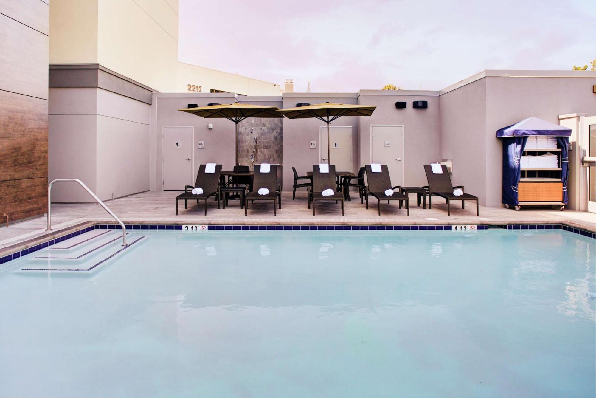 Hampton Inn & Suites Irvine/Orange County Airport Eksteriør billede